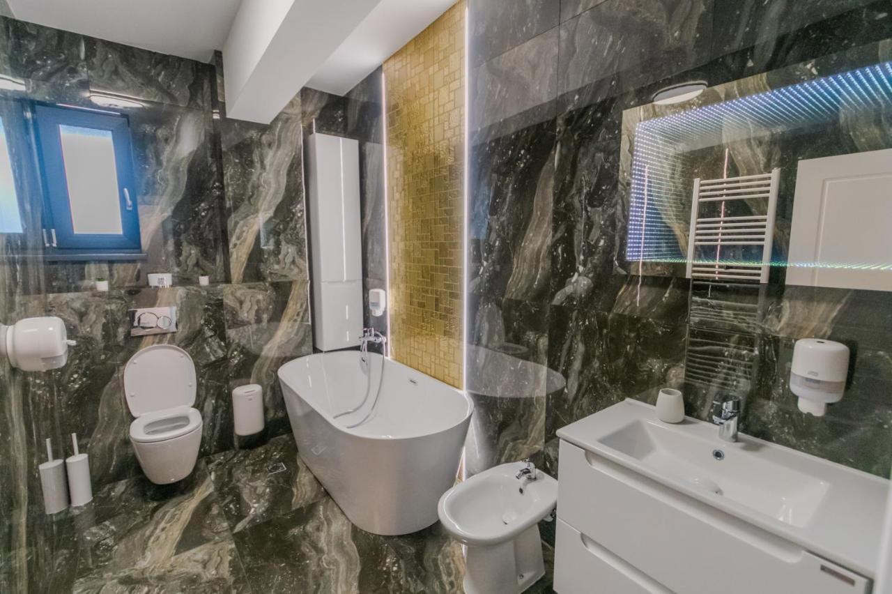 Penthouse Luxury Fălticeni Buitenkant foto