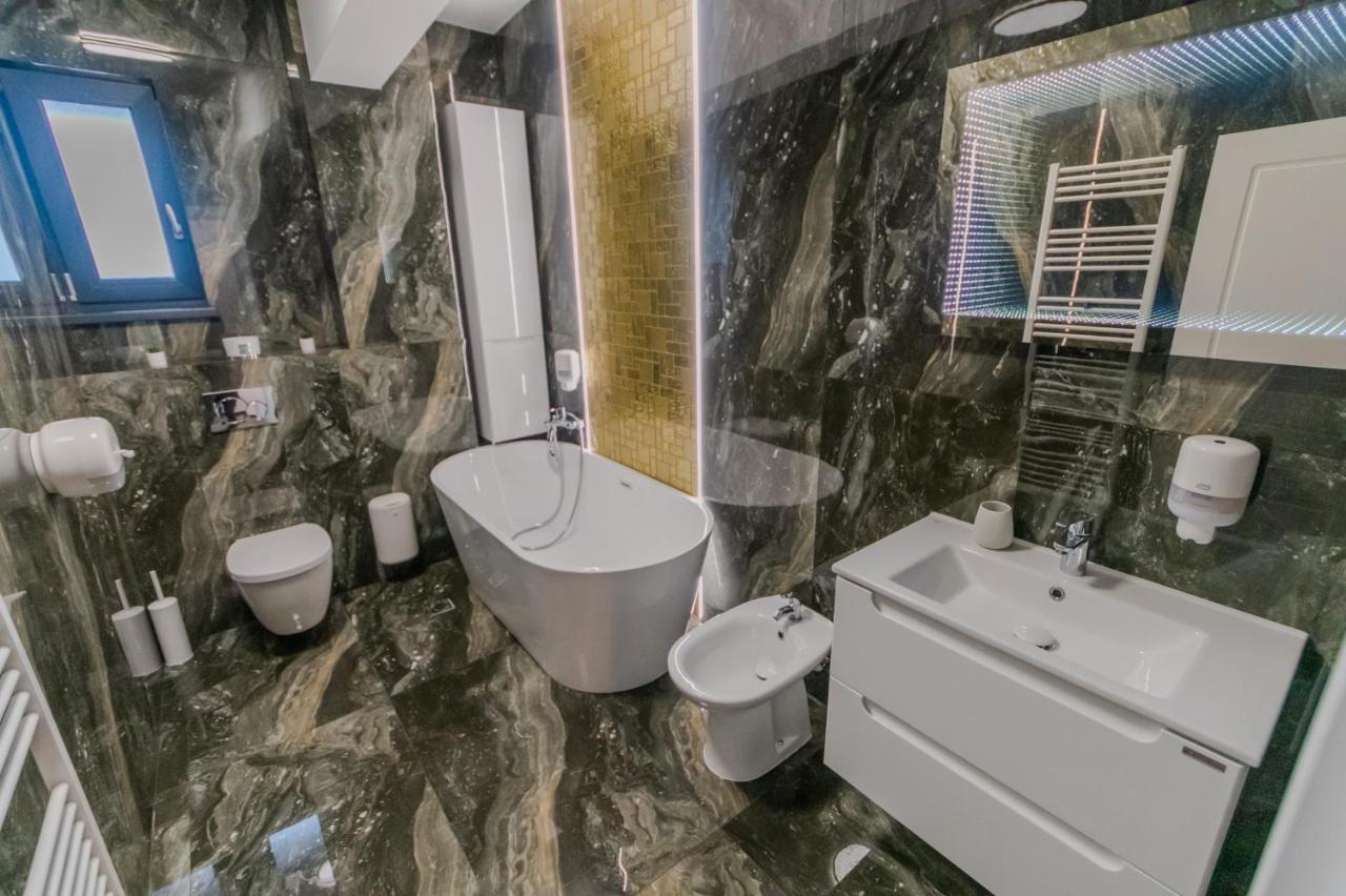 Penthouse Luxury Fălticeni Buitenkant foto