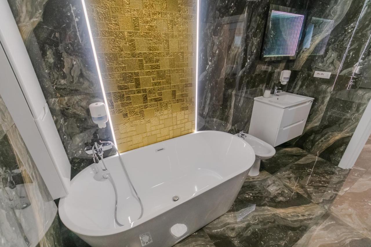 Penthouse Luxury Fălticeni Buitenkant foto